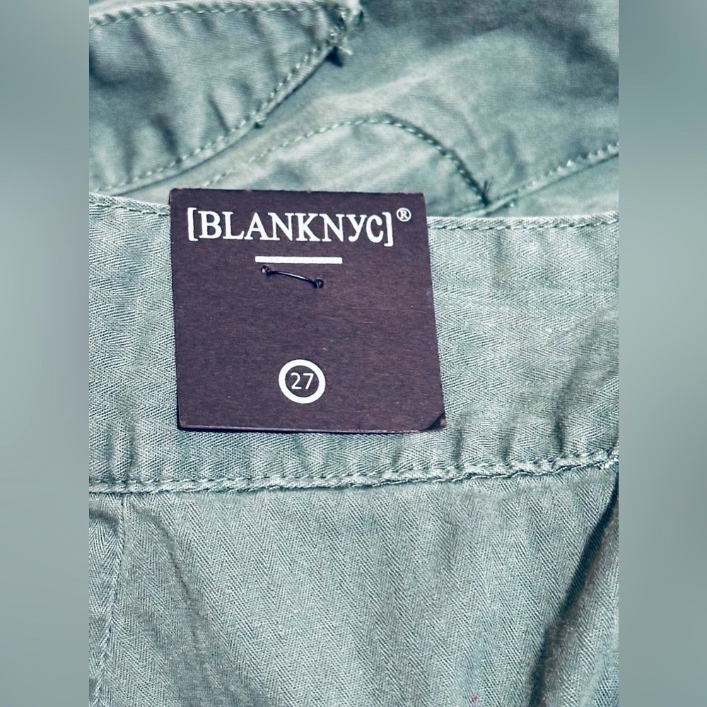 *NWT* BLANKNYC Good Timing High Rise Trouser Pants Sage Green Size 27 *flaw* - Picture 5 of 9